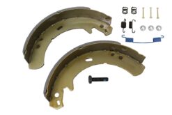 HANDBRAKE SHOES WITH FITTING KIT FOR DEFENDER 