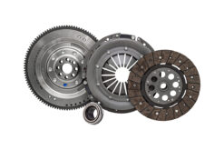 BRITPART FLYWHEEL AND CLUTCH KIT FOR DISCOVERY 2 TD5