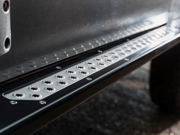 TERRAFIRMA TRED ROCK SLIDERS WITH JACKABLE SILLS FOR DEFENDER 90