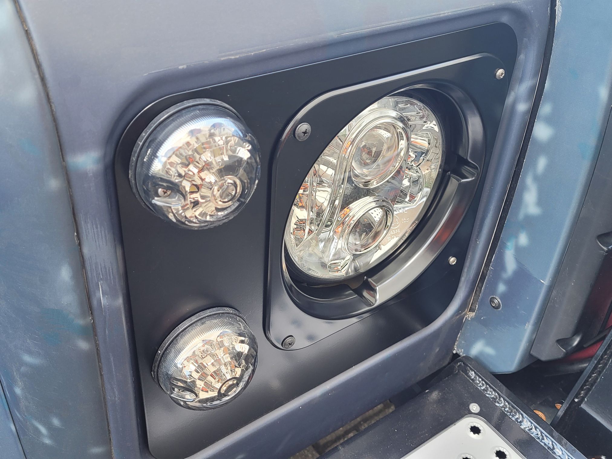 Terrafirma Retro Non Vented Headlamp Bezels Set for Defender TF273 - Image 4