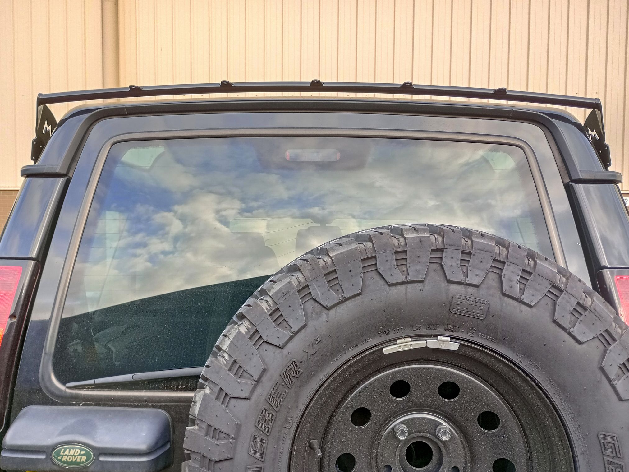 TERRAFIRMA TUBULAR STEEL REAR ROOF LIGHT BAR FOR DISCOVERY 2 - Image 5